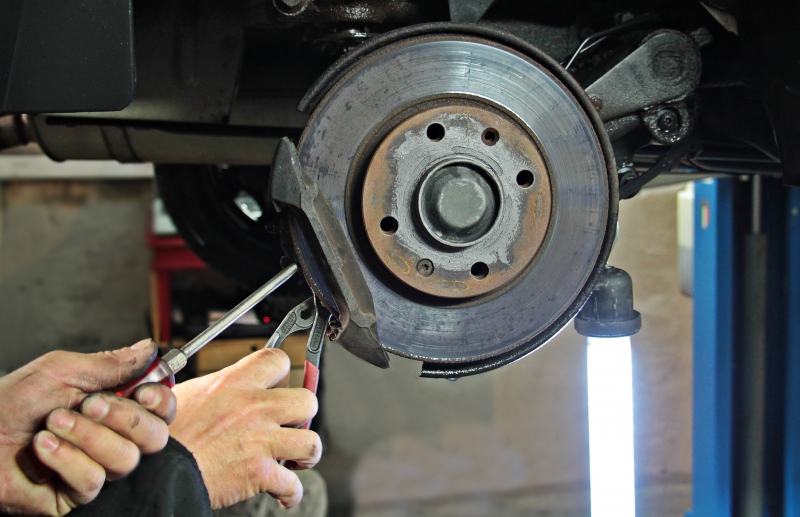 garagiste-LA COLLE SUR LOUP-min_auto-repair-1954636